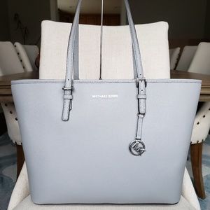 NWT Michael Kors LG Travel Carryall Tote Ash Grey